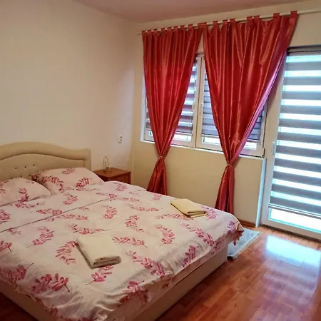 Home-vasva And Hazim 아파트 *